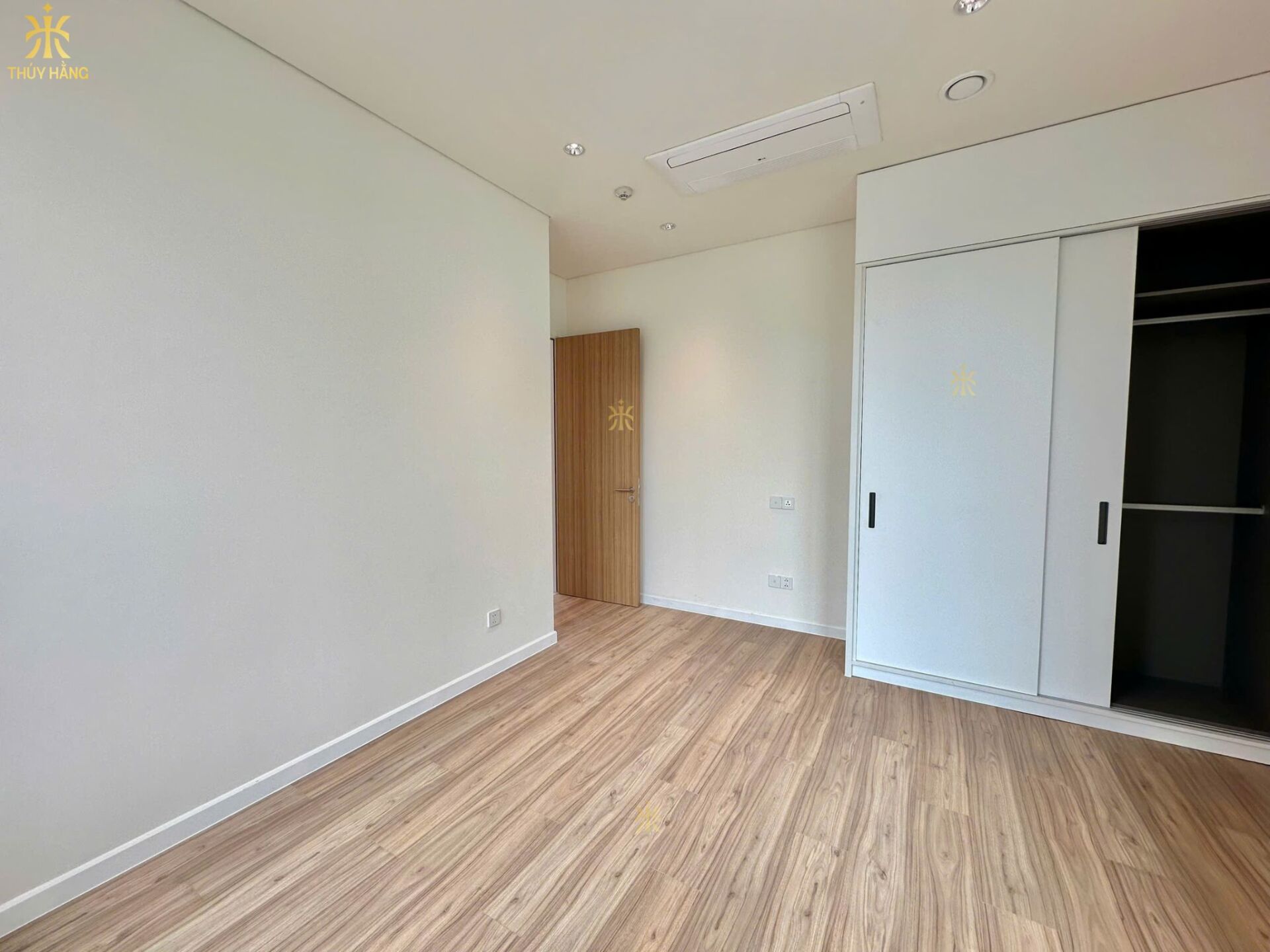 bán căn hộ 3PN Zeit Thủ Thiêm 125m2 view nội khu