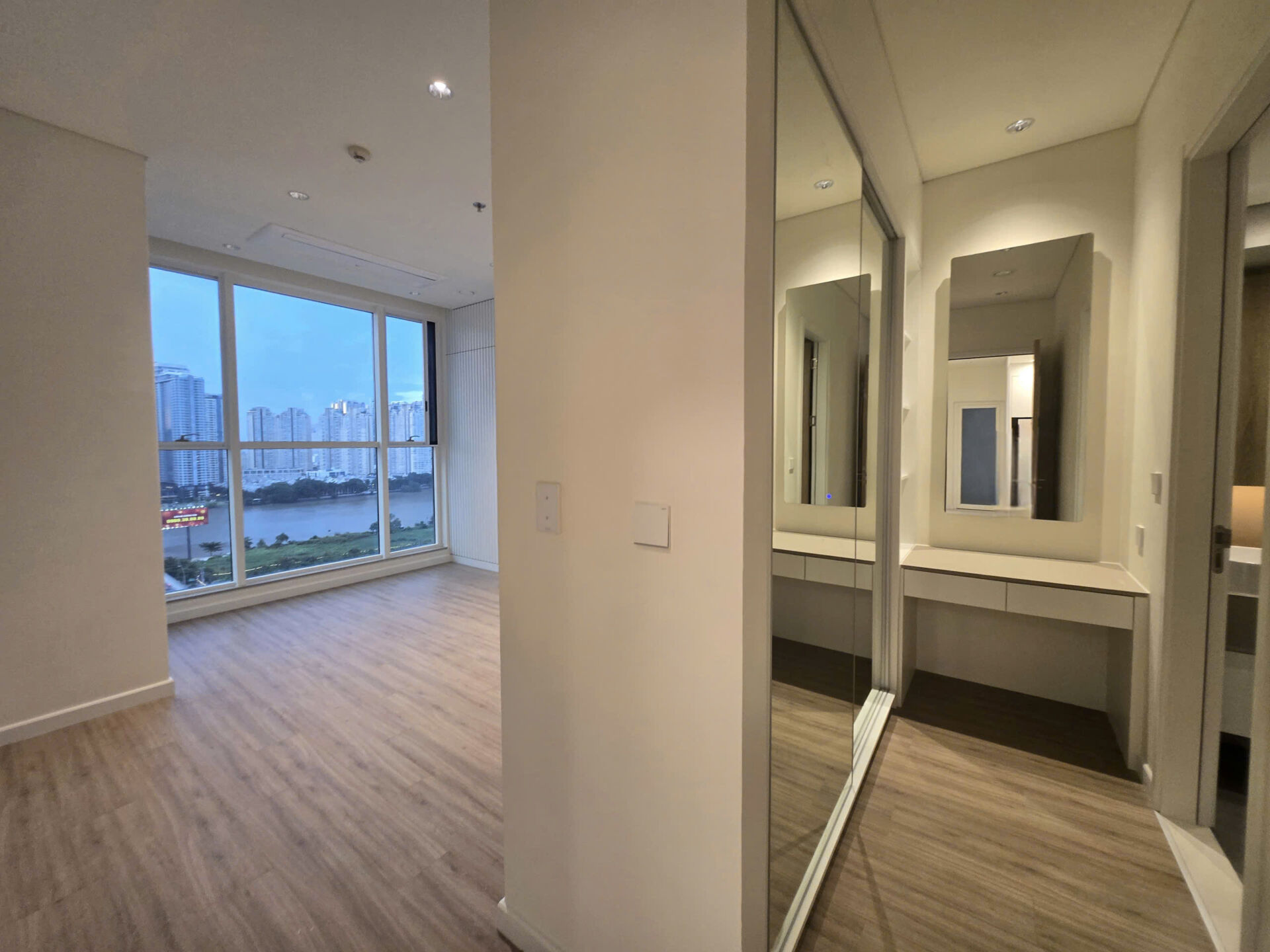 Căn hộ 2PN Zeit Thủ Thiêm NTCB, view sông Sài Gòn và Landmark 81