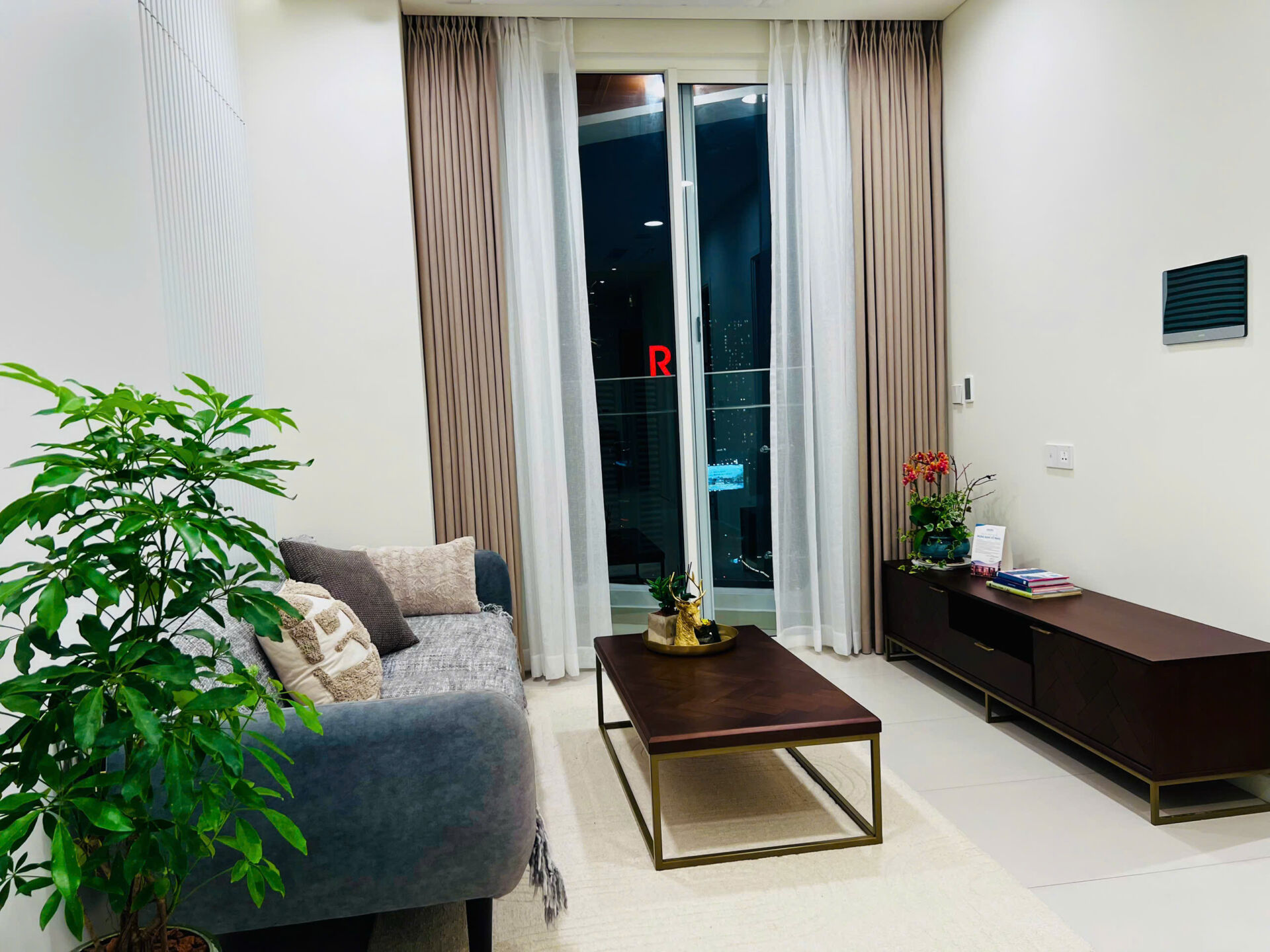 Căn hộ 1 phòng ngủ Thủ Thiêm Zeit cho thuê – full nội thất