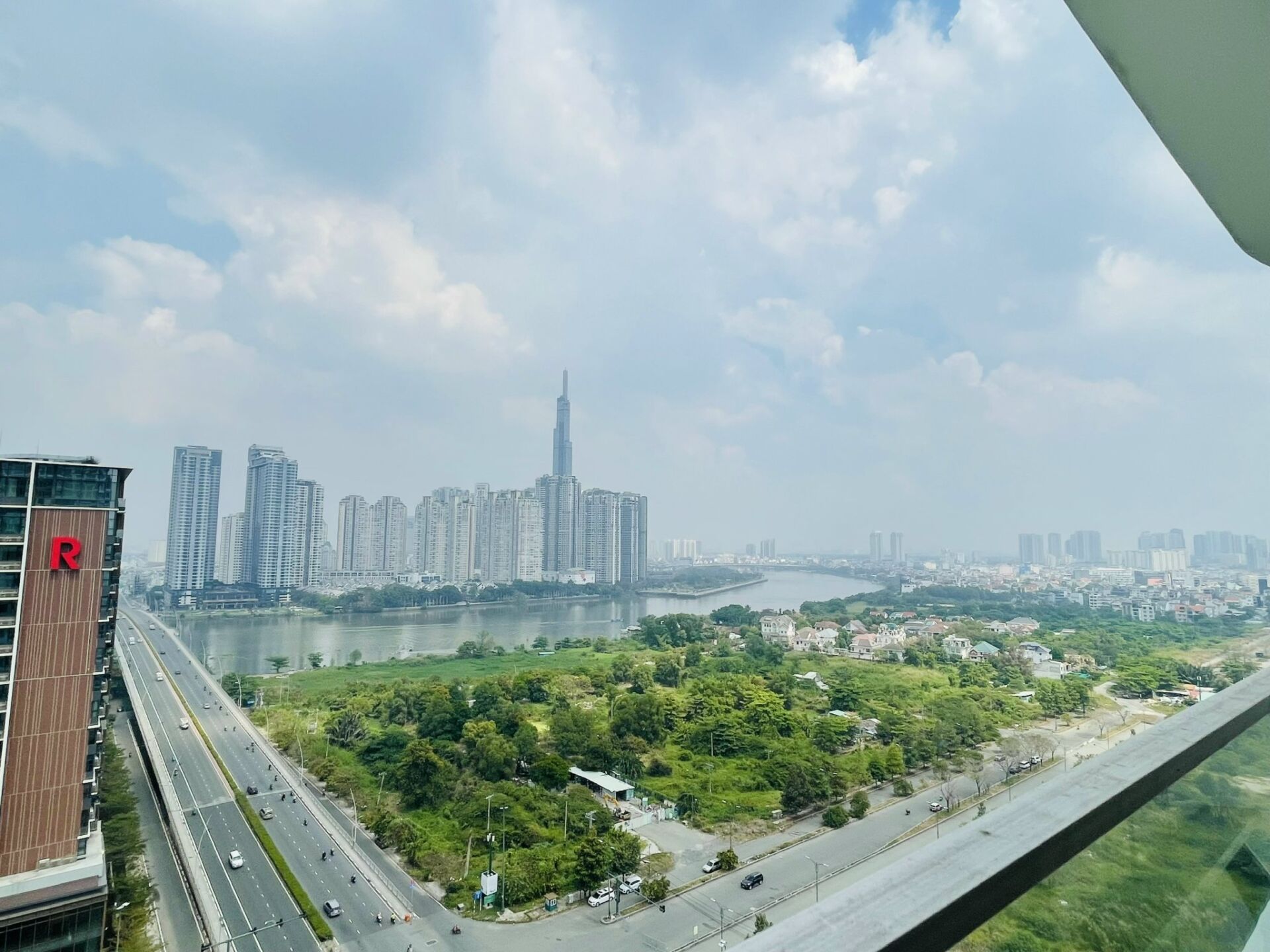 Cho thuê căn hộ Zeit Thủ Thiêm 3PN 135m2 Lầu Cao View LM81 NTCB