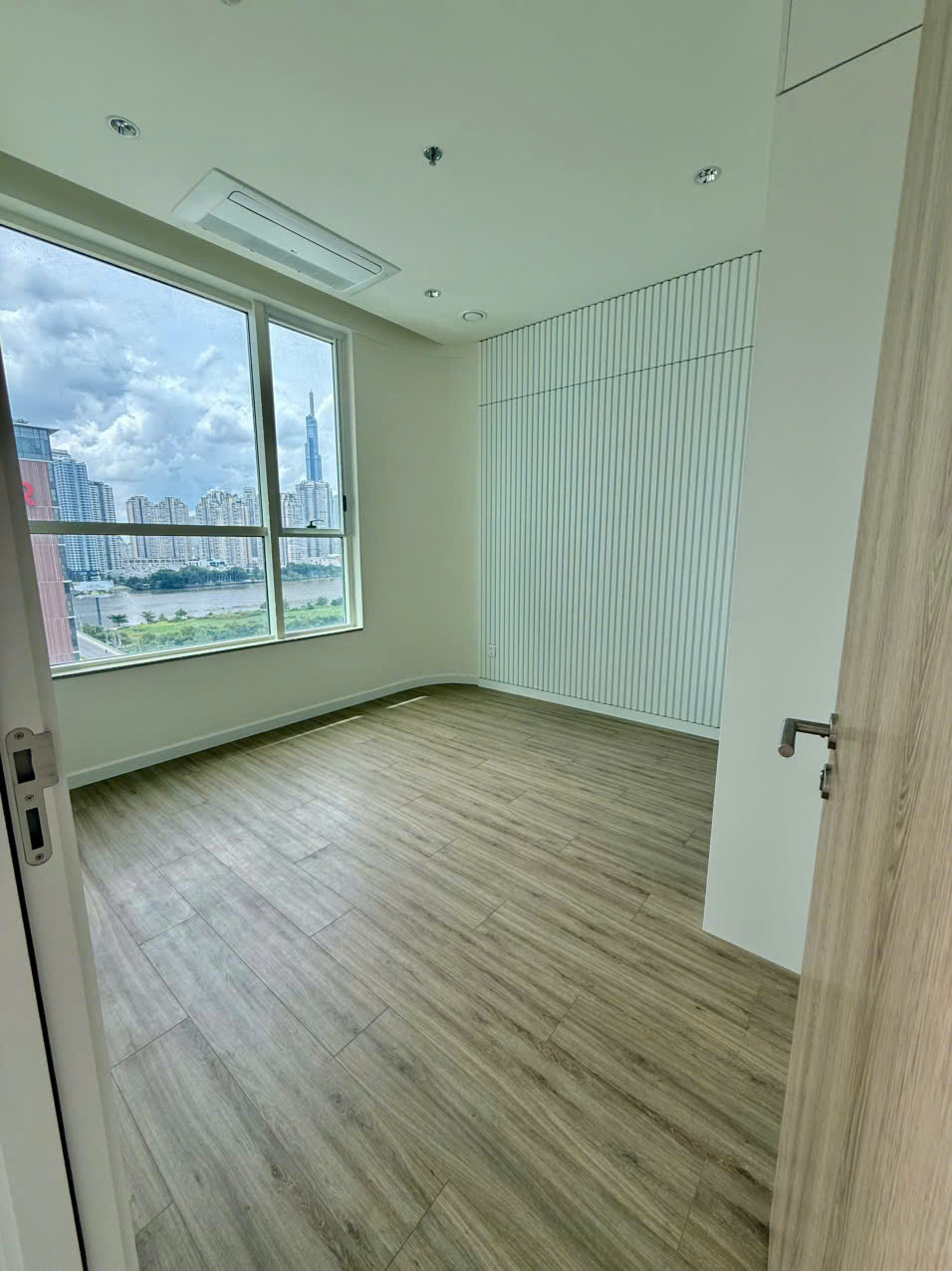Căn 1PN View Hồ LM81 – Đầu Tư Hiệu Quả, Sống Đẳng Cấp