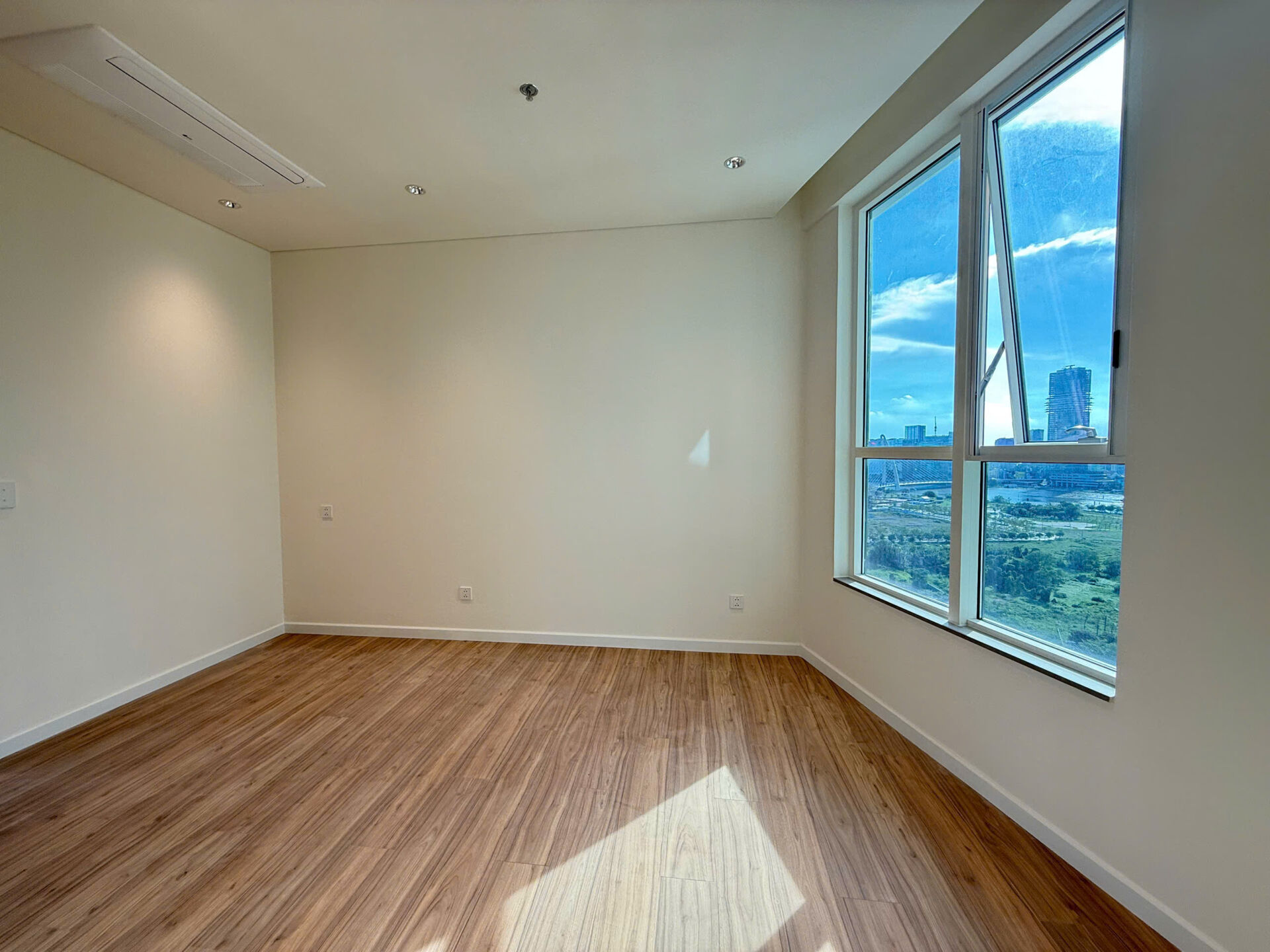 thu-thiem-zeit-4PN-NTCB-lau-cao