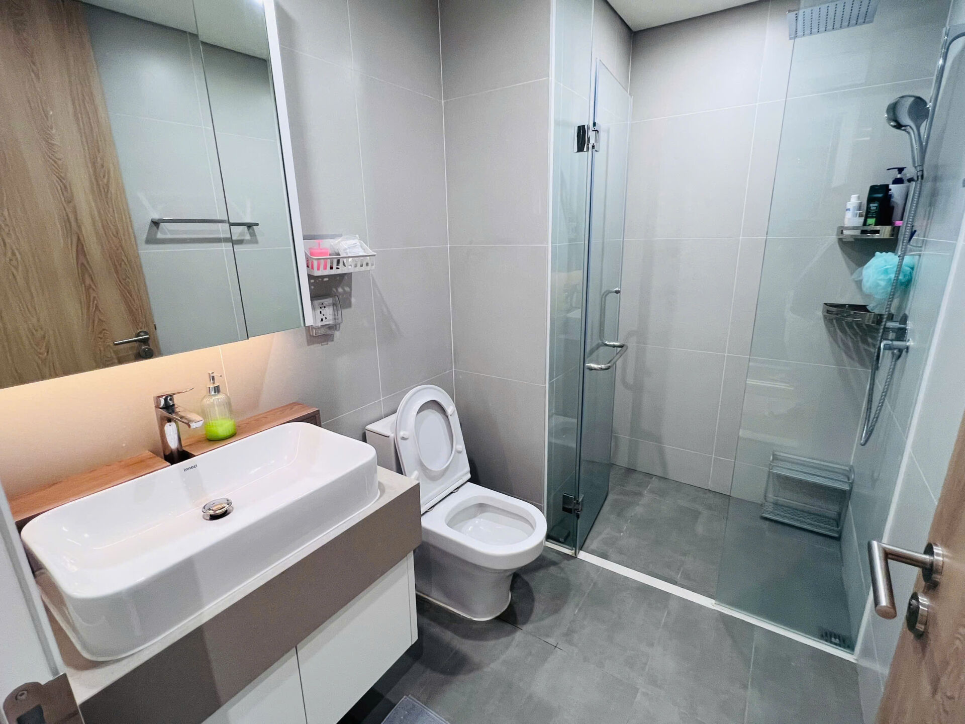 can-ho-2pn-view-ho-trung-tam-sala