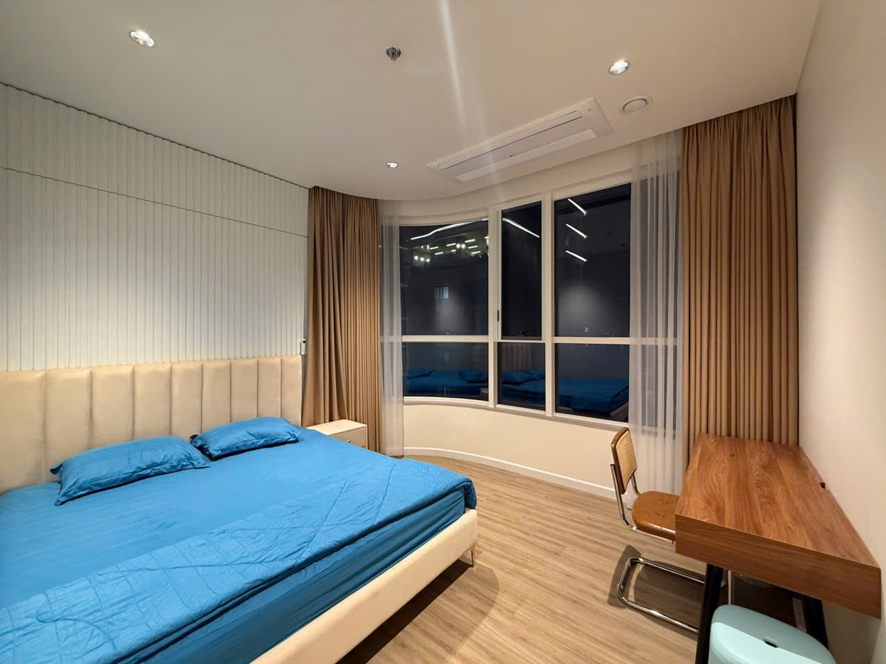 View sông Sài Gòn và Landmark 81 từ căn hộ Thủ Thiêm Zeit River 2PN.