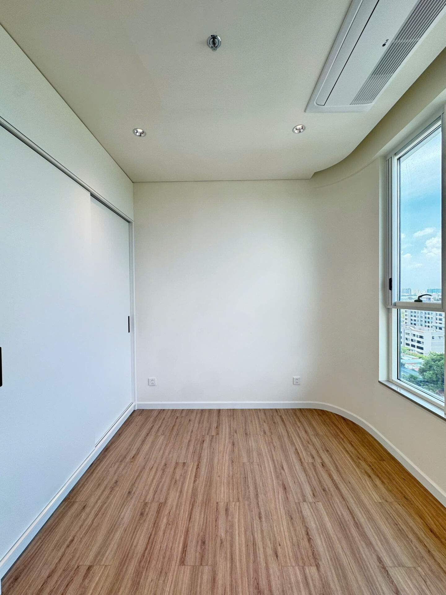 View khu đô thị Sala từ căn hộ cho thuê Thủ Thiêm Zeit River 1PN