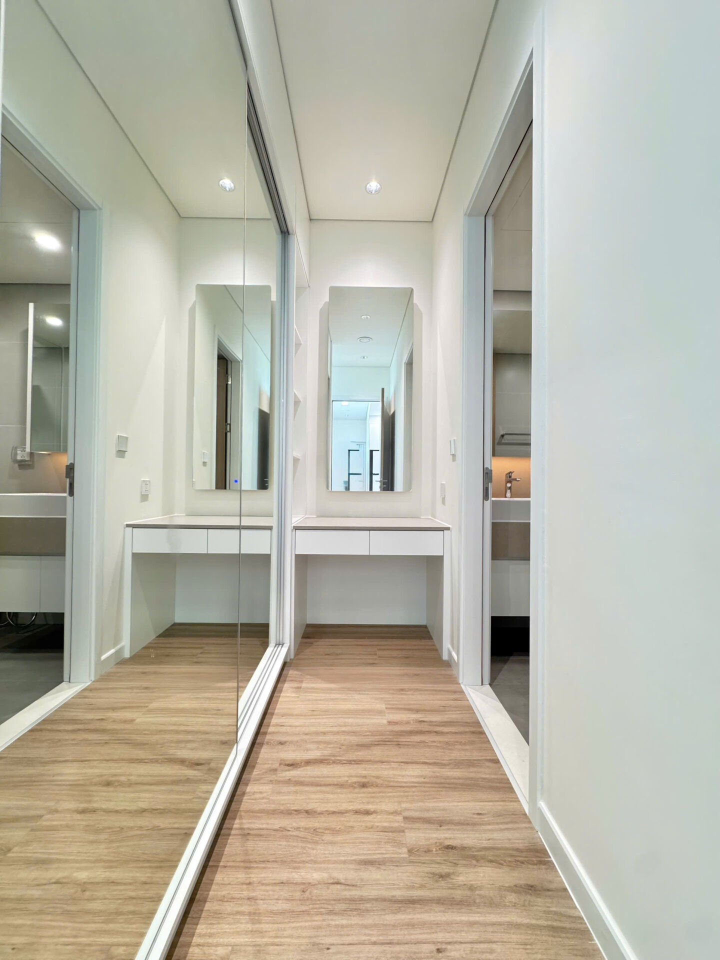 View khu đô thị Sala từ căn hộ cho thuê Thủ Thiêm Zeit River 1PN