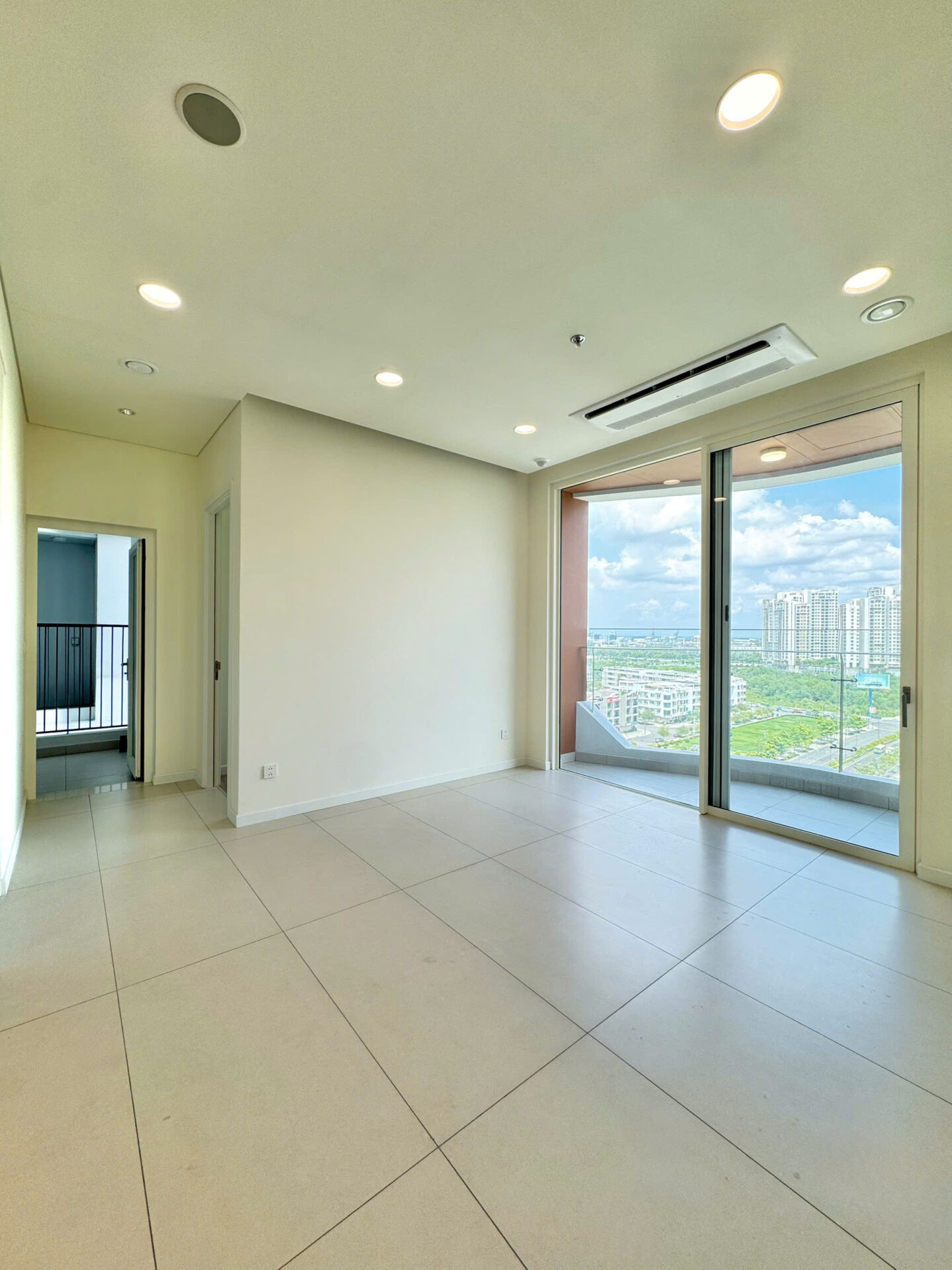 View khu đô thị Sala từ căn hộ cho thuê Thủ Thiêm Zeit River 1PN