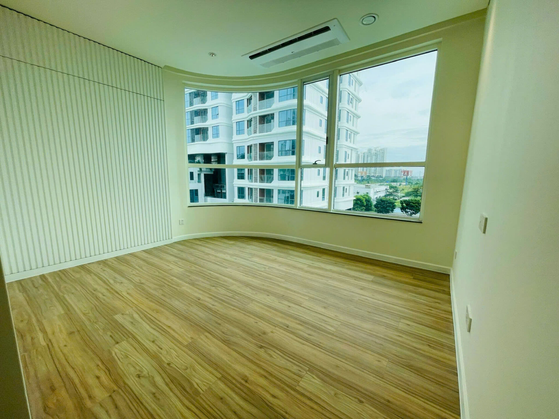 Thiết kế phòng khách căn hộ 3PN Thủ Thiêm Zeit River sang trọng hiện đại.