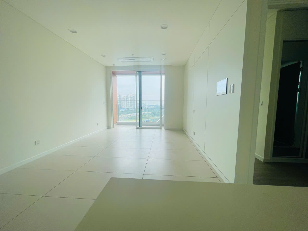 View hướng cầu Ba Son và Sala từ căn hộ cho thuê Thủ Thiêm Zeit River 2PN.