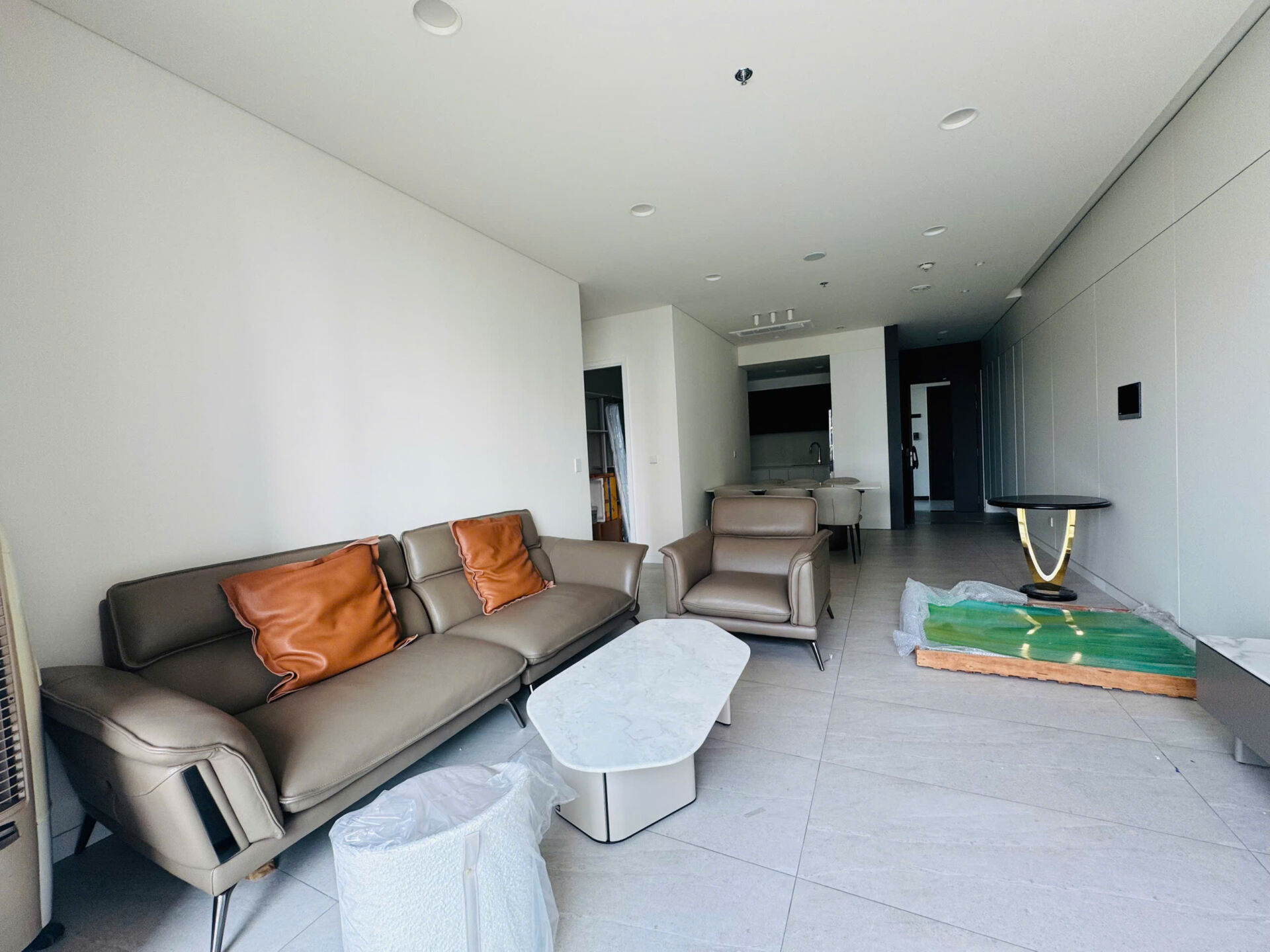 View nội khu resort xanh mát từ căn hộ cho thuê Thủ Thiêm Zeit River 3PN