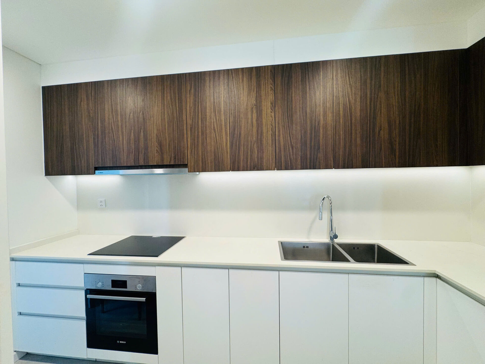 View nội khu resort xanh mát từ căn hộ cho thuê Thủ Thiêm Zeit River 3PN