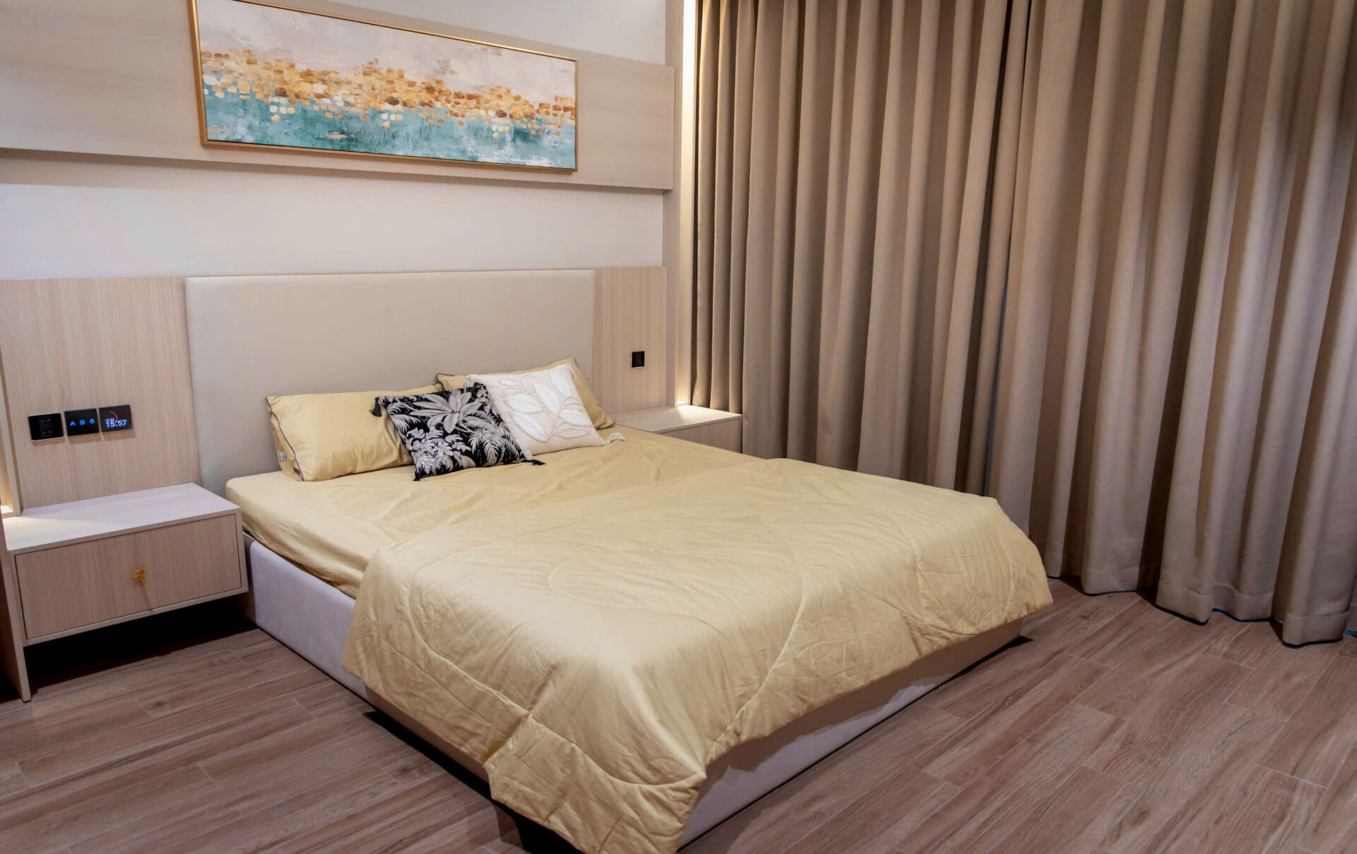 Không gian phòng khách thông tầng đẳng cấp tại Duplex Thủ Thiêm Zeit River.