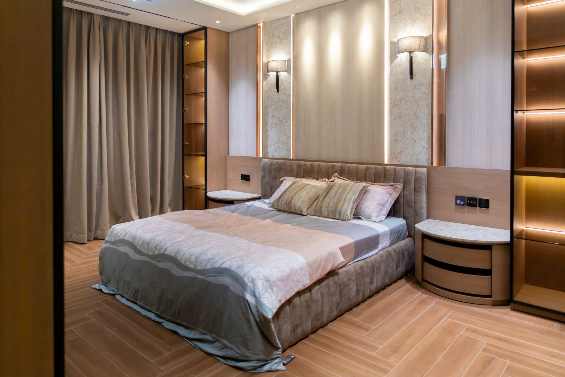 Không gian phòng khách thông tầng đẳng cấp tại Duplex Thủ Thiêm Zeit River.