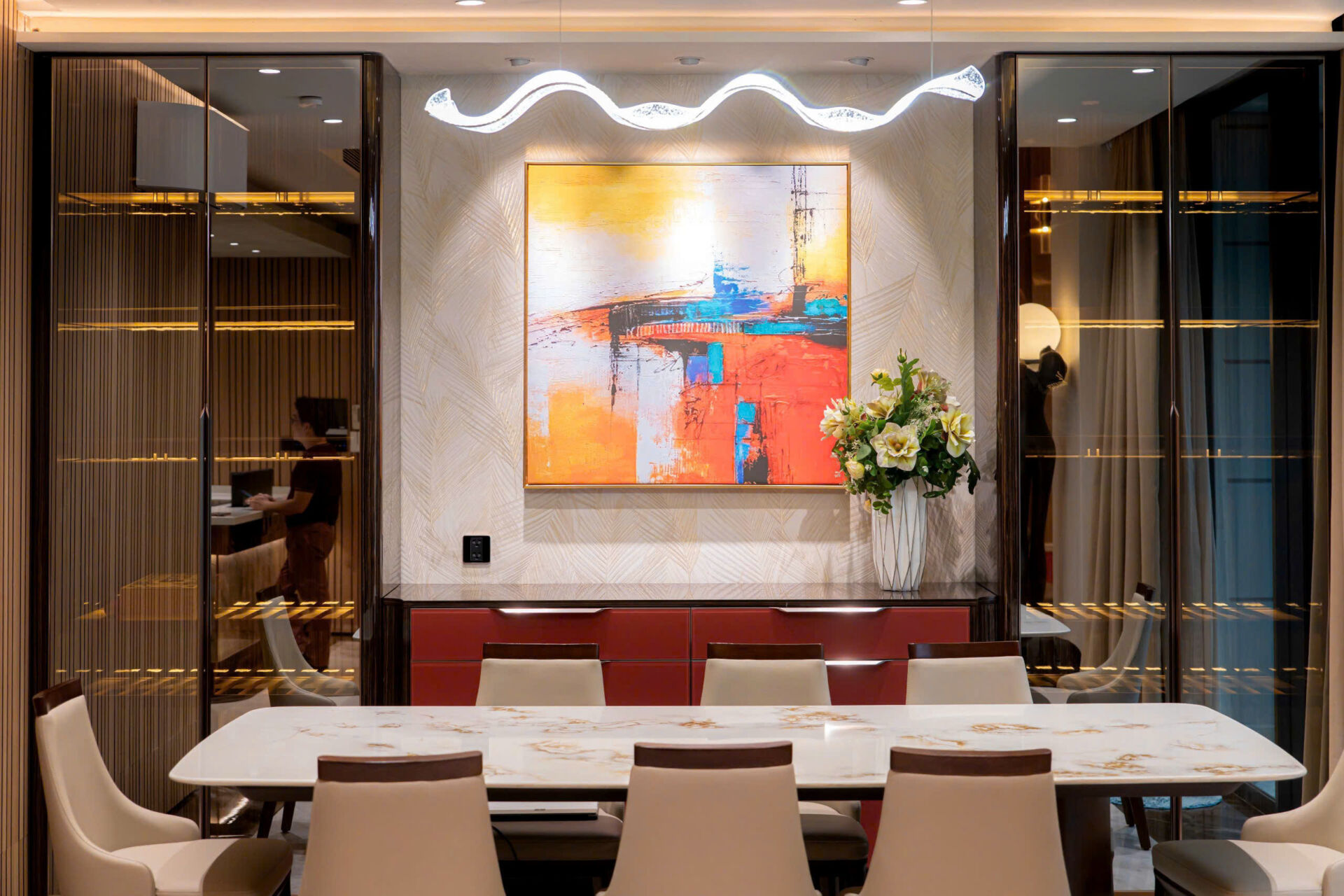 Không gian phòng khách thông tầng đẳng cấp tại Duplex Thủ Thiêm Zeit River.