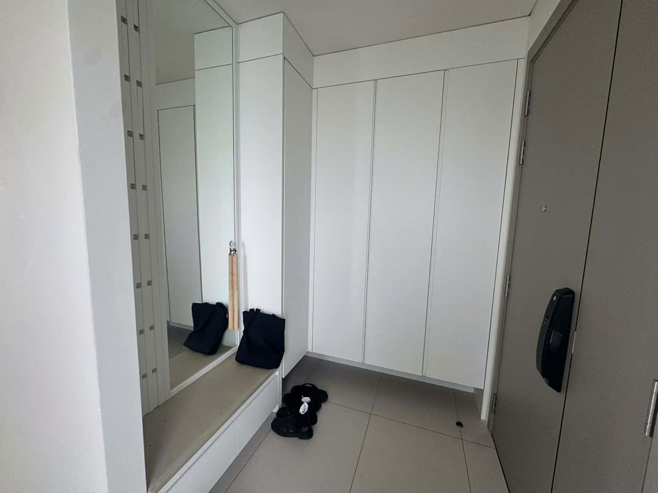 Tầm nhìn hướng sông và khu Sala từ căn hộ cho thuê Thủ Thiêm Zeit River 2PN.