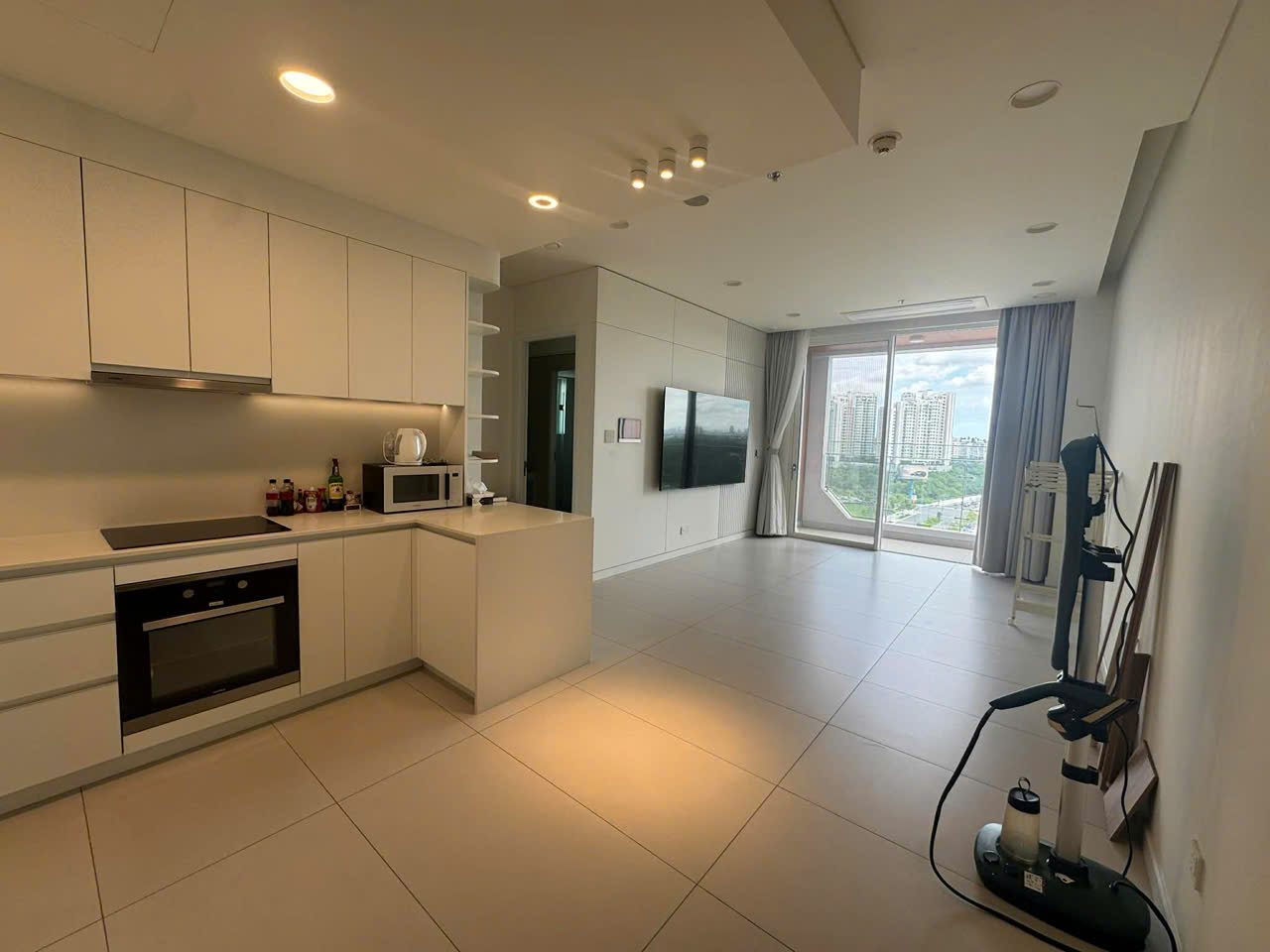 Tầm nhìn hướng sông và khu Sala từ căn hộ cho thuê Thủ Thiêm Zeit River 2PN.