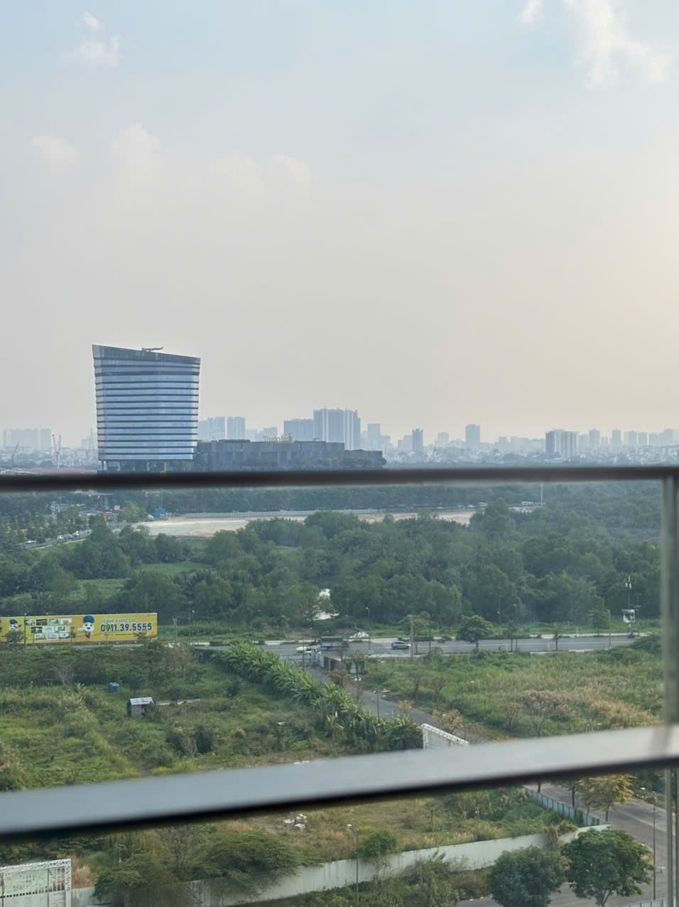 View sông Sài Gòn và khu Sala từ căn hộ cho thuê Thủ Thiêm Zeit River 2PN.