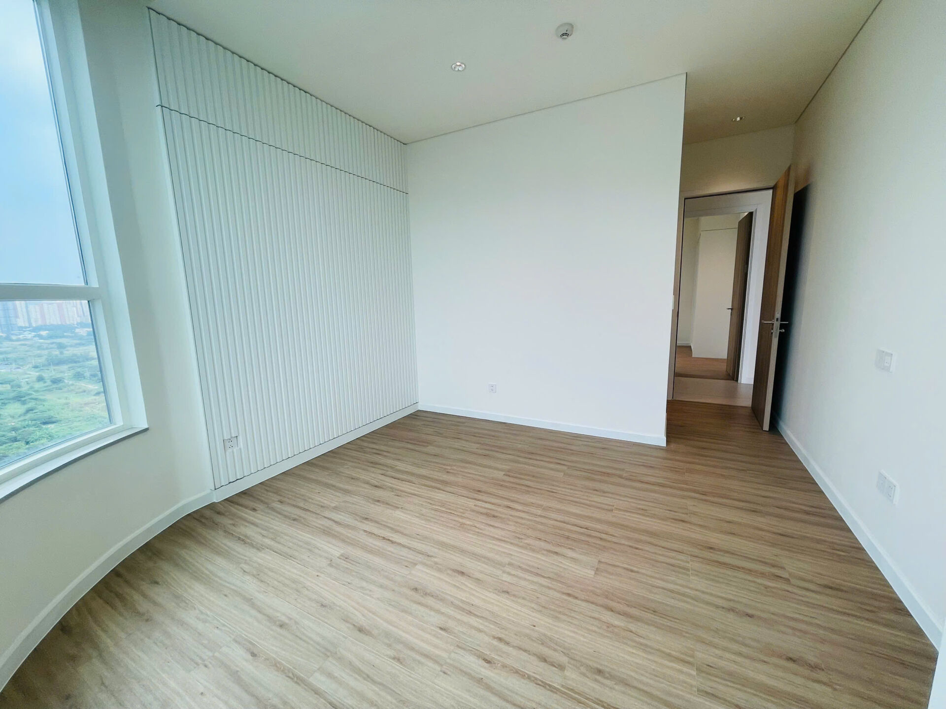 Bán căn hộ Thủ Thiêm Zeit River 2PN view sông và Landmark 81 suất NN.